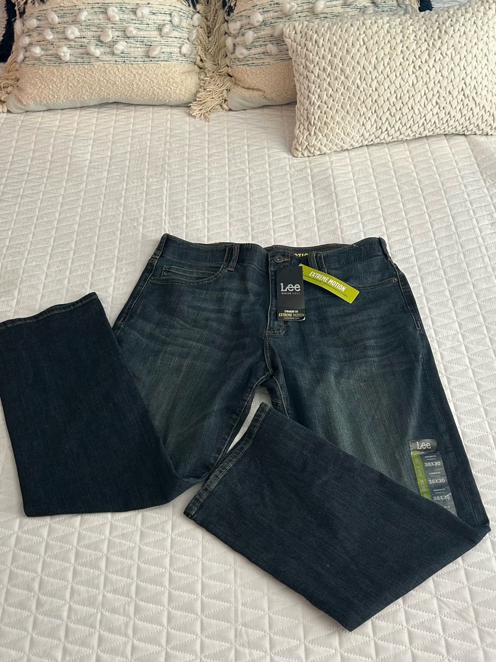 “NEW” Lee Extreme Motion Straight Jeans